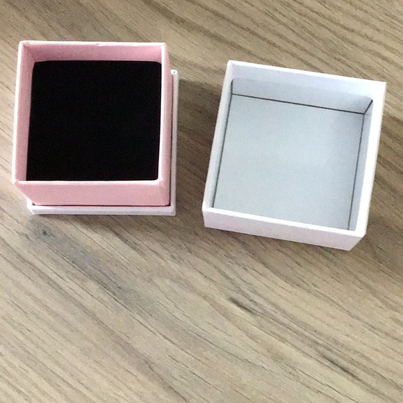 Pandora Charm Boxes - Selling in a set of 3. - Picture 6 of 10